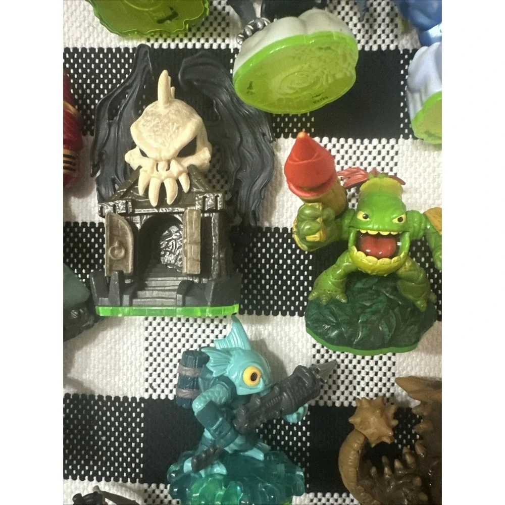 MASSIVE Skylander Lot with‎ Cards Great Condition